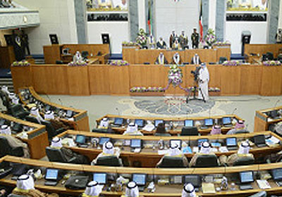 تقول المعارضة إن التغيير يهدف الى تحجيمها